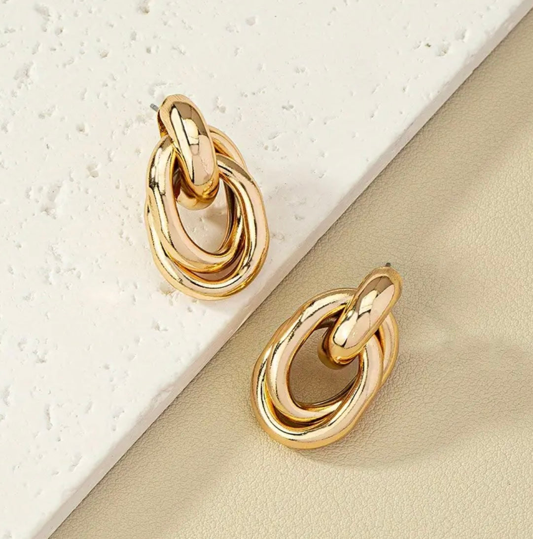 Simple small round loop elegant earrings