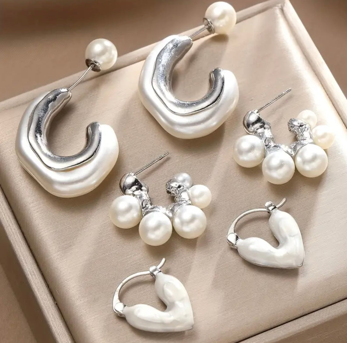 Chrome pearl small 3 piece earring set