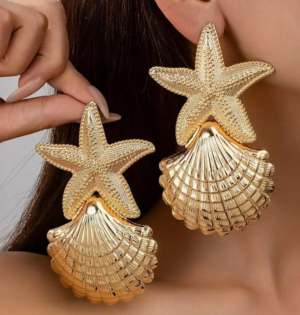 Star fish shell gold earrings