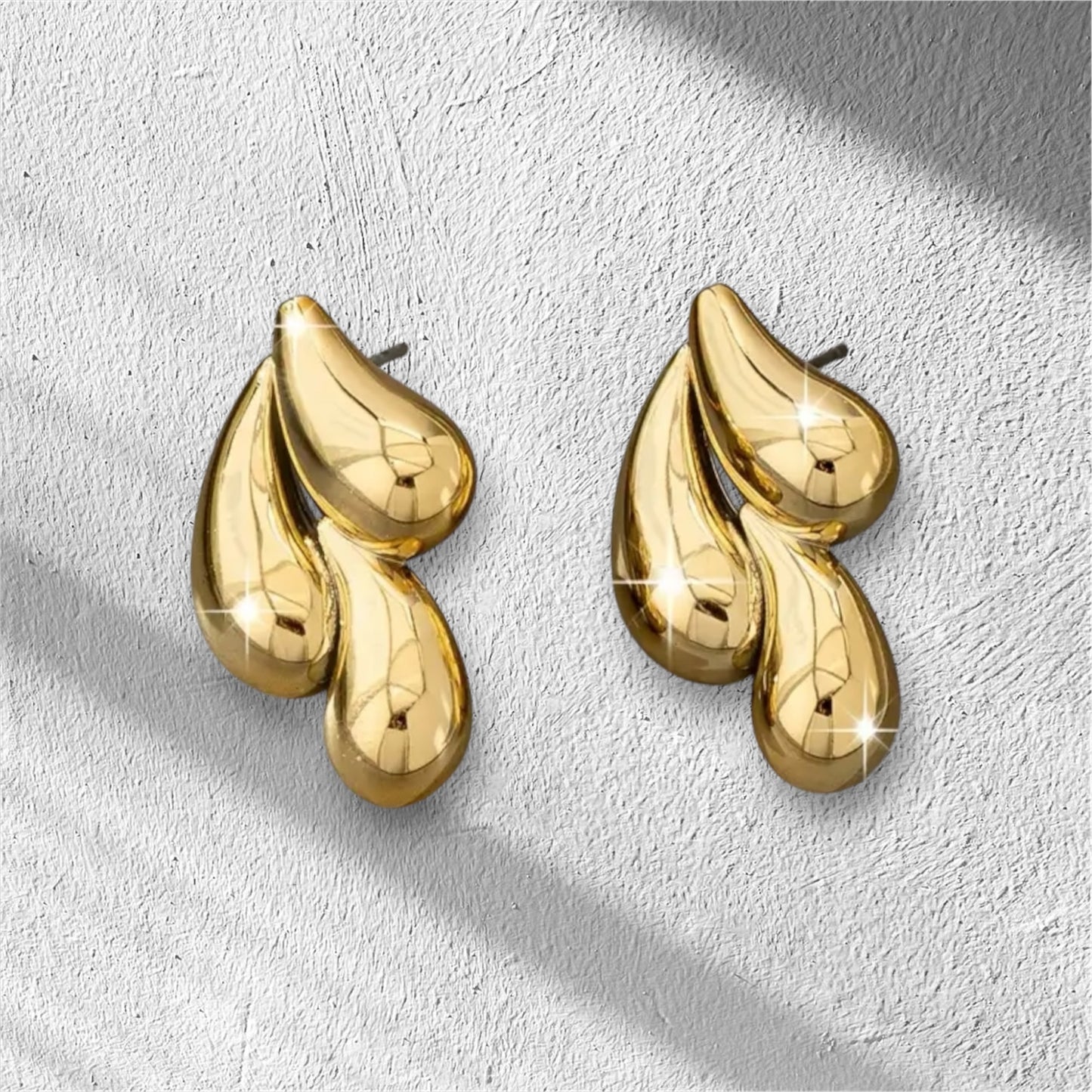 Elegant Three hold droplet