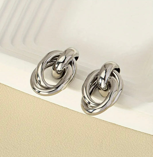 Simple small round loop elegant earrings