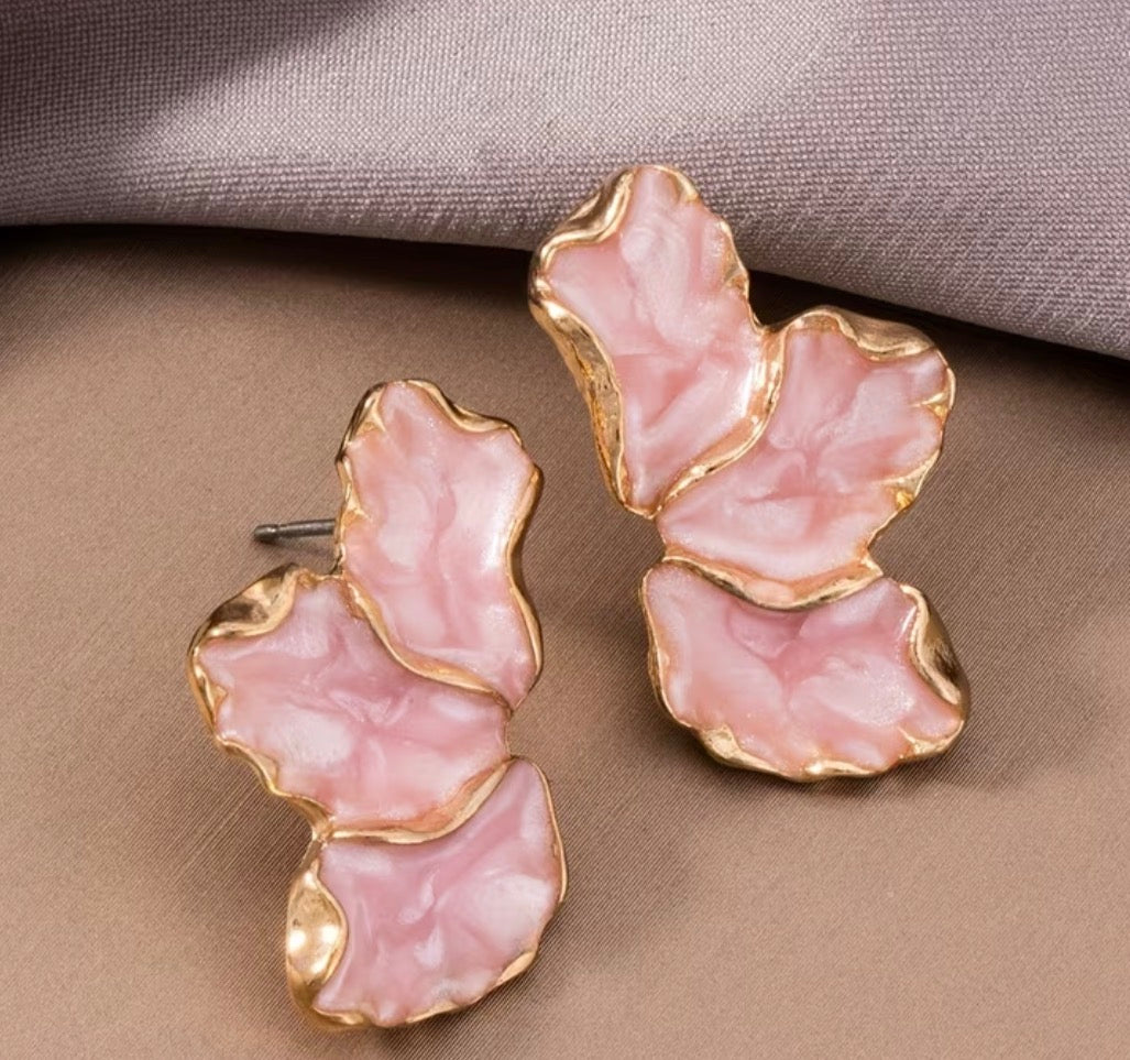 Simple pink flower earrings