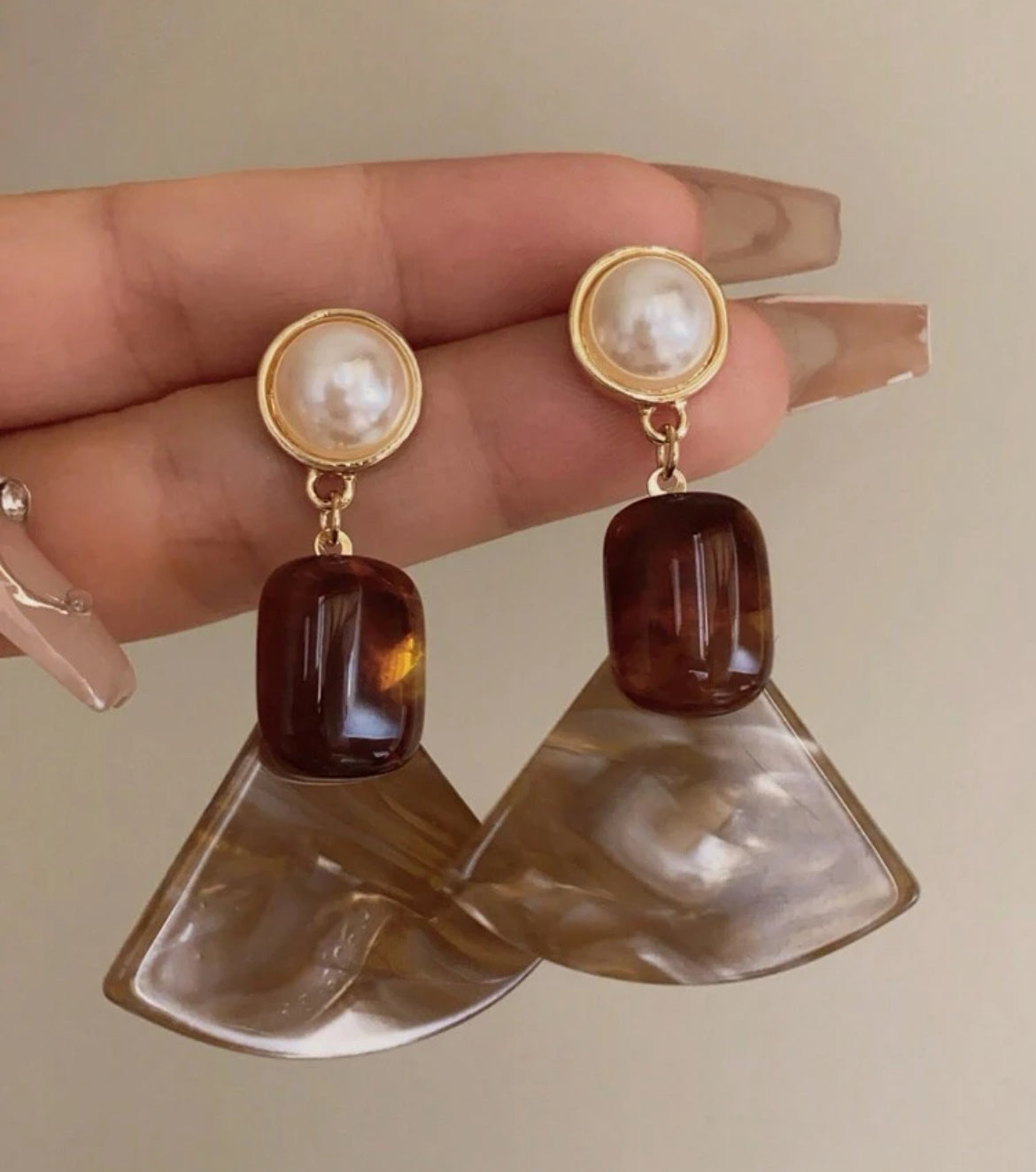 Brown pearl swing earrings