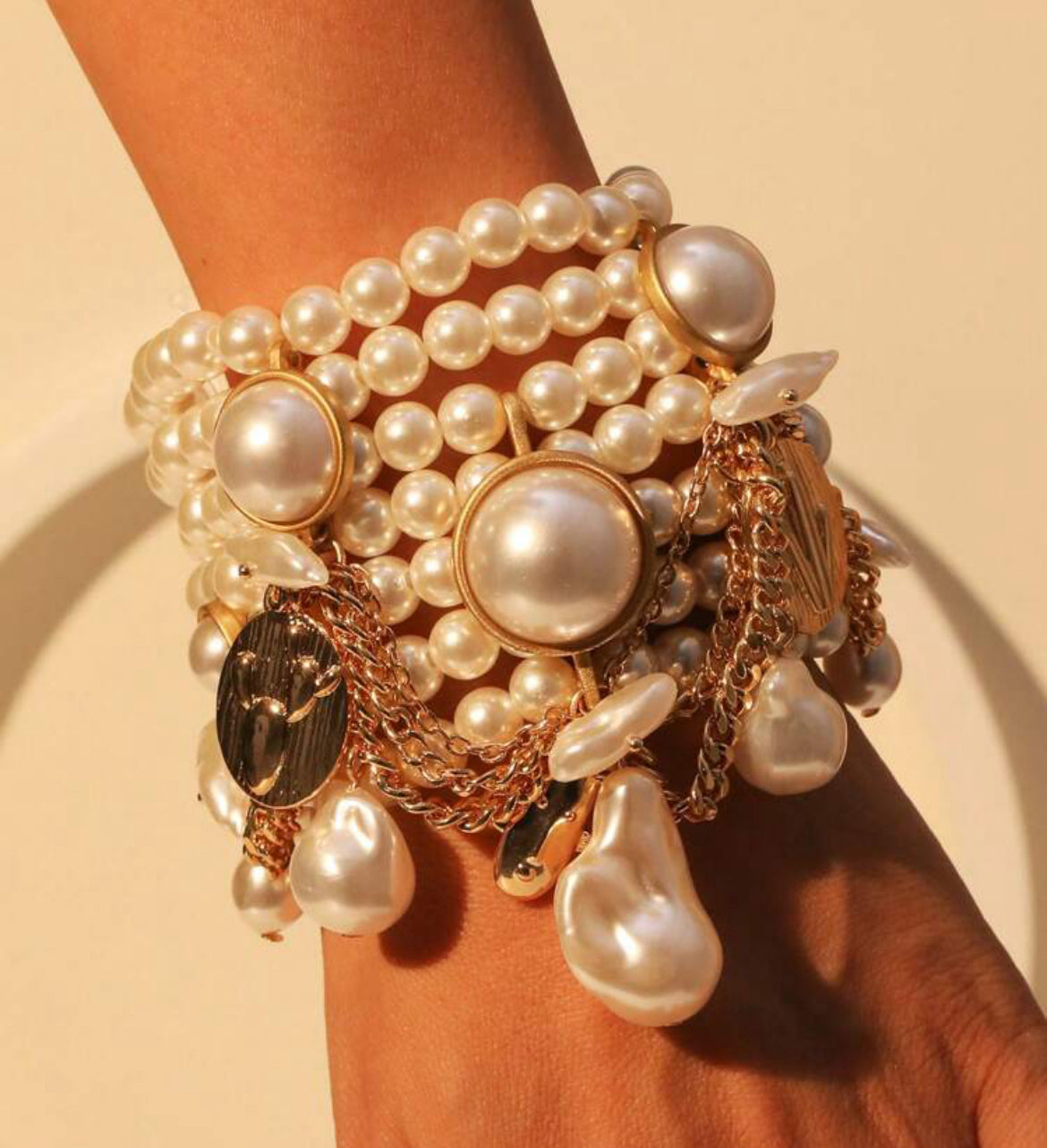 Pearl of dreams gold chain bracelet