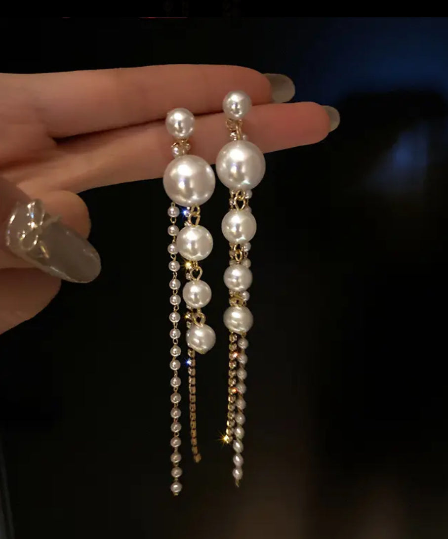 Date night pearl earrings