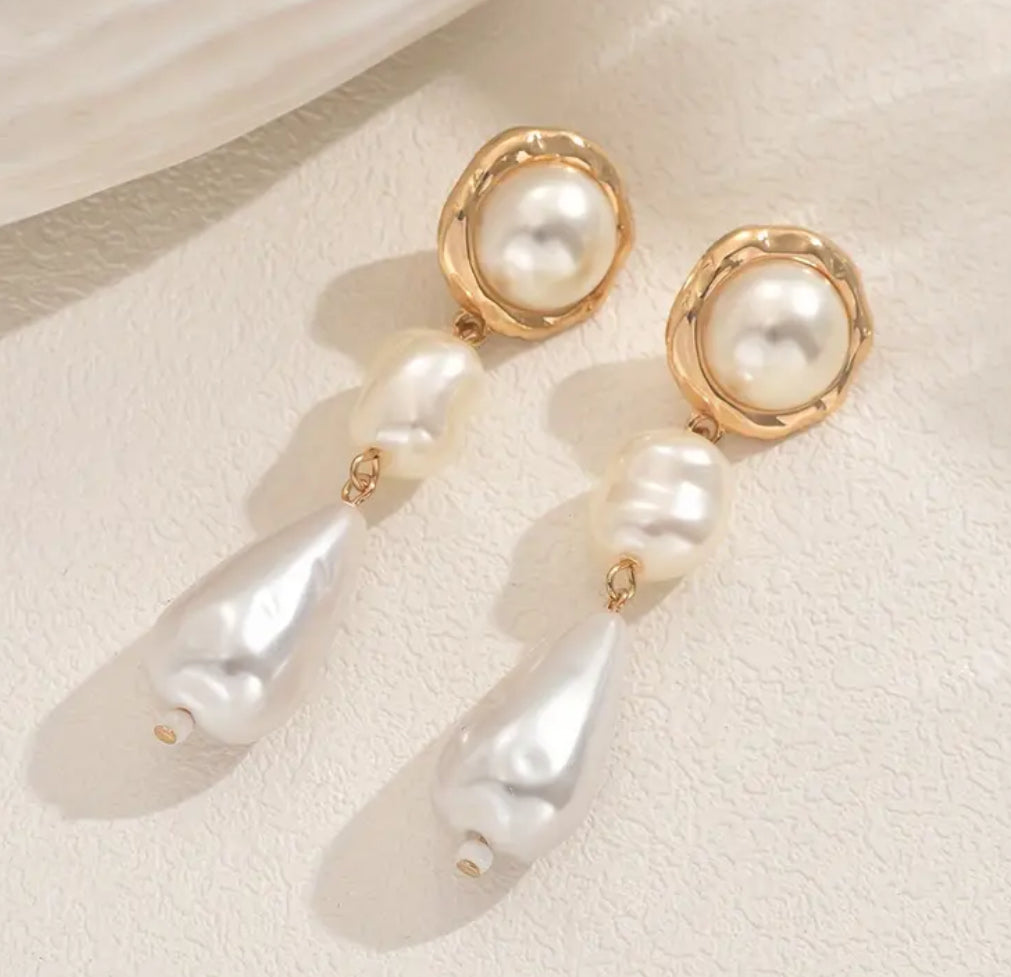 Vingtage boutique pearl earrings
