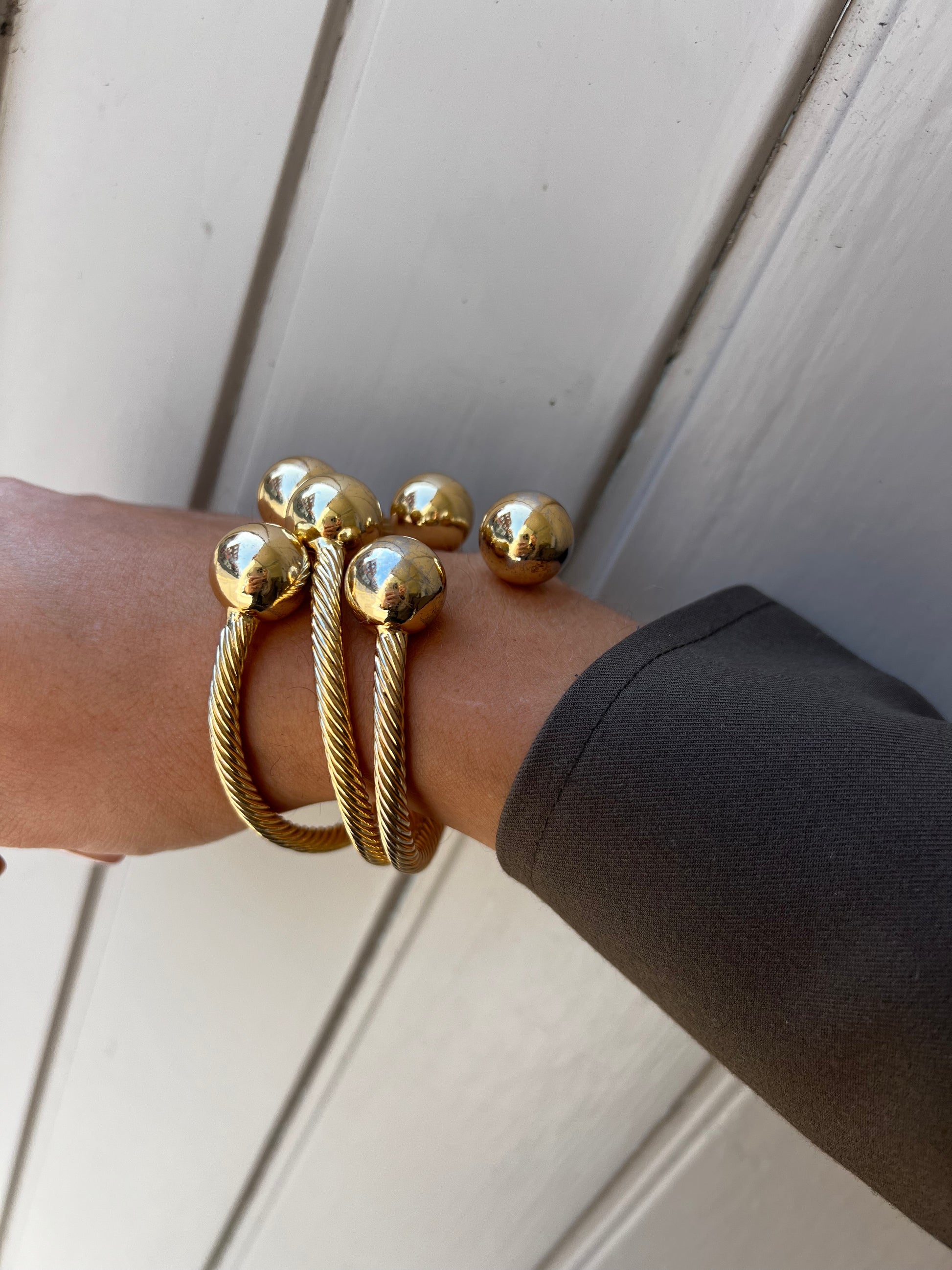 Gold chunky 3 ball bracelet