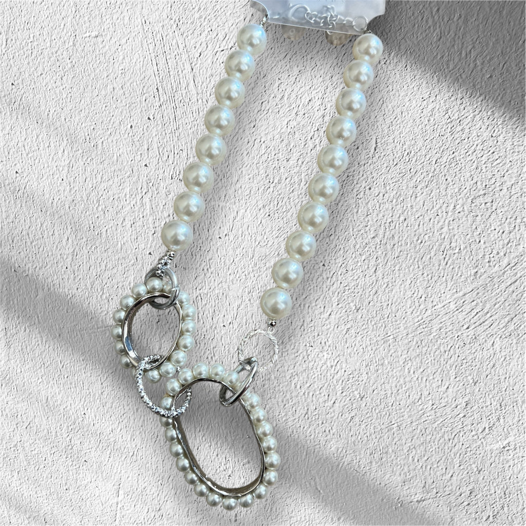 Pearl chunky loop necklace